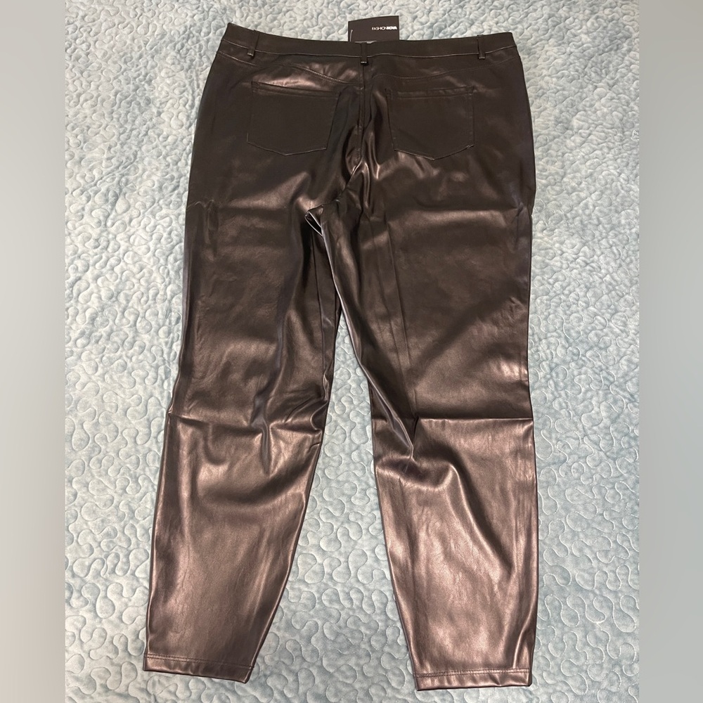 Fashion Nova Faux Leather Pants Size 3X  Black 5 Pocket - Picture 2 of 11